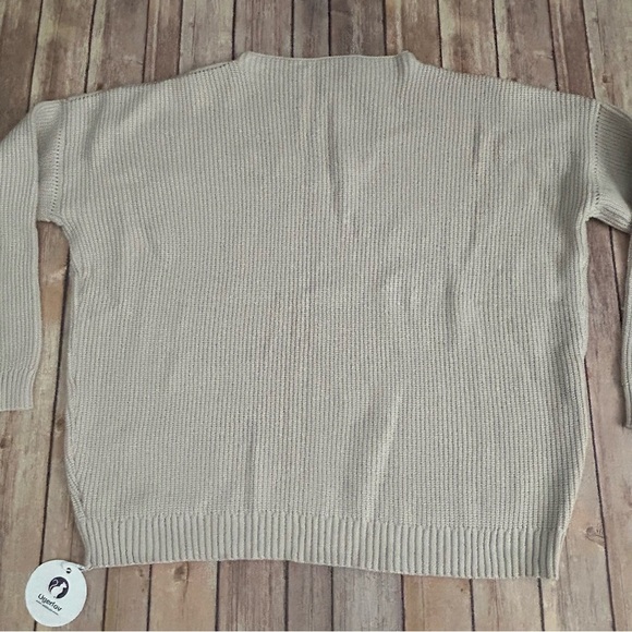 Ugerlov Chunky Knit Crew Neck Sweater - Picture 3 of 5